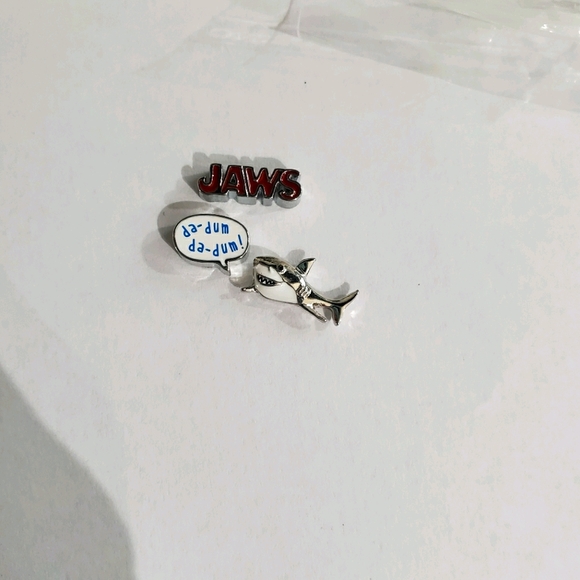 *SOLD* Origami Owl Limited Edition JAWS Living Locket - Picture 6 of 6